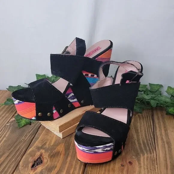 Betsey Johnson. Ajaya. Stylish Black and Multicolor Wedge Sandals. Size 9. - Picture 1 of 8